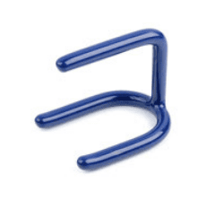Blauer Gewichtsgriff auf weißem Hintergrund. Der Griff besteht aus einem U um die Gewichte um den Hals zu heben und einen Griff zum heben.