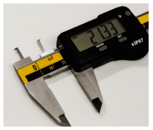 Digital-Messschieber mit kleinen Messschnabel für Innenmessungen