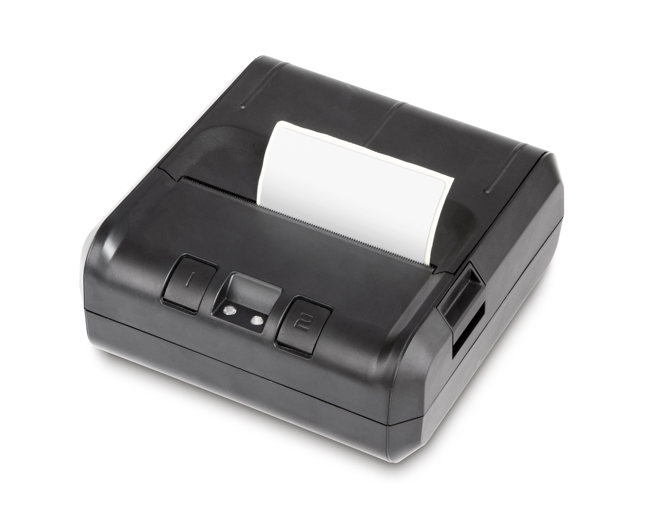 Schwarzer Etikettendrucker auf weißem Hintergrund. Eine weiße Etikette ragt als Beispiel aus dem Drucker raus. Auf der Vorderseite gibt es zwei Knöpfe.