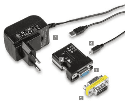 Bluetooth Adapter Set auf weißem Hintergrund. Das Set besteht aus einem schwarzen Stecker, zwei verschiedene Kabel und zwei verschieden Aufsätze. 